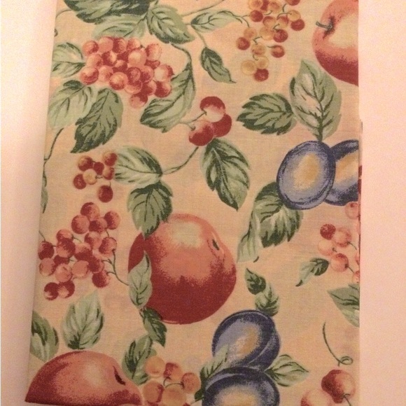3 New Fabric Tablecloths - Picture 2 of 5